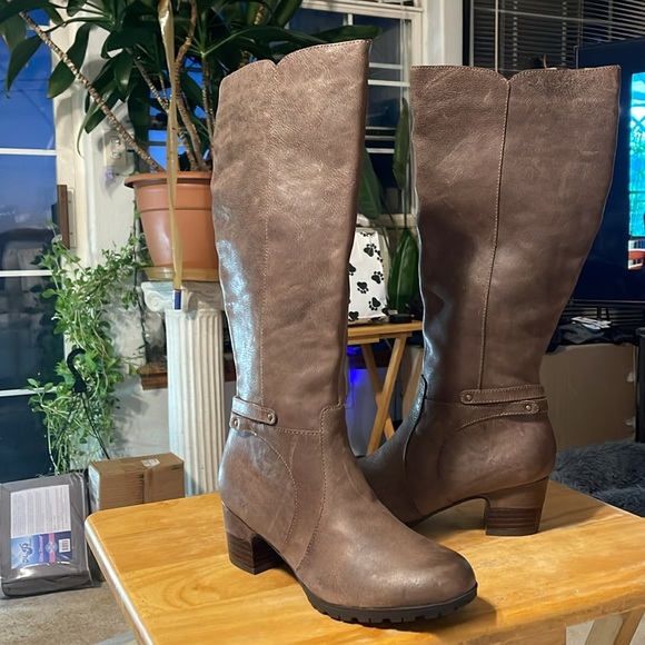 new JAMBU Chai 6.5 Tan Leather WATER RESISTANT Zip Knee High Riding Tall Boots - Picture 1 of 12